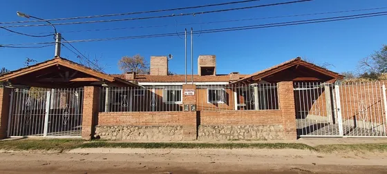 Venta De Dúplex De Dos Habitaciones C/ Cochera En Villa Cura Brochero- K020cb