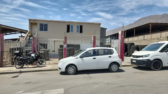 Arriendo Oficina, Baño, Comedor Y Bodega, Total 95m2