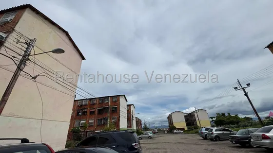Apartamento En Alquiler En Los Samanes Maracay 26-22466 Irrr