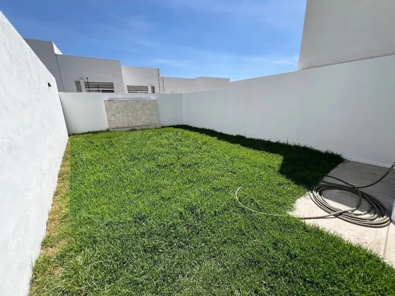 Amplio Jardín De 70 M2- Pedregal De Schoenstatt