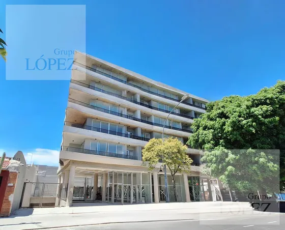 Local En Venta En Vicente López - Pb / 1 Baño - En Construcción - En Esquina