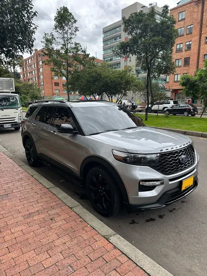 Ford Explorer Explorer St