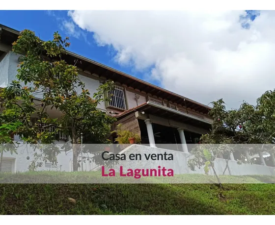 Casa En Venta Con Jardín En Calle Cerrada De La Lagunita 