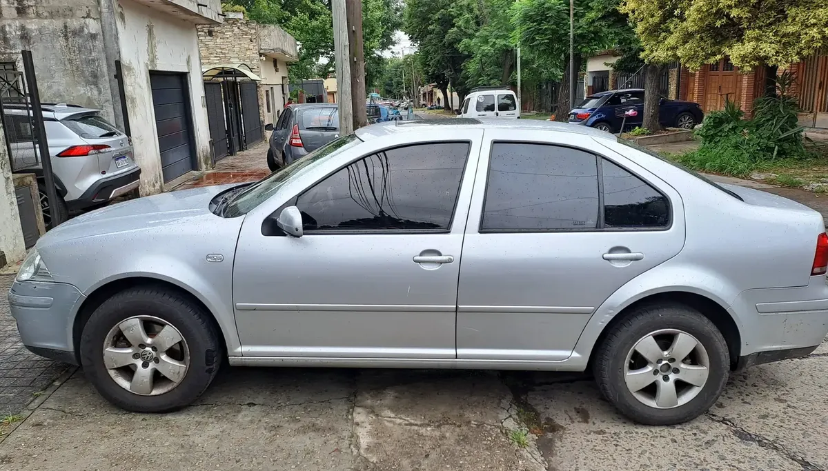 Volkswagen Bora 2.0 Trendline 115cv Tiptronic