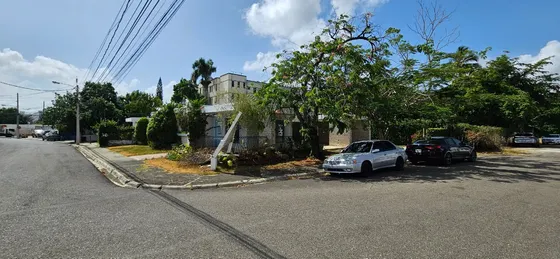 Alquilo Casa En Zona Comercial 