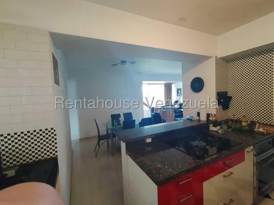 Apartamento En Alquiler Ubicado En  Los Dos Caminos Mls #25-21593 Mahi R