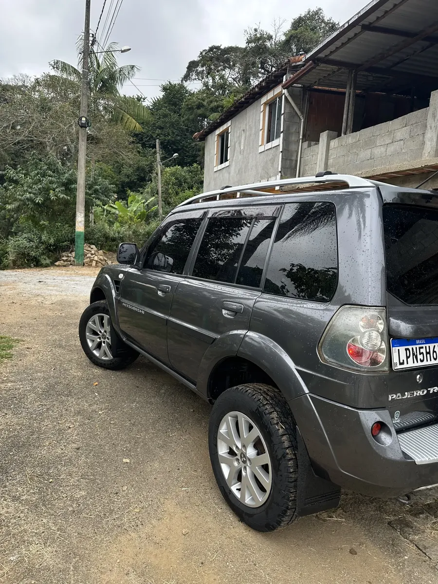 Mitsubishi Pajero Tr4 2010 2.0 Flex Aut. 5p — foto 3