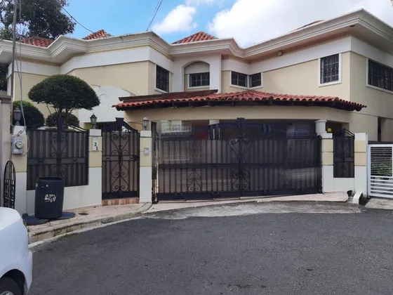 Casa En Renta En Urbanización Fernández