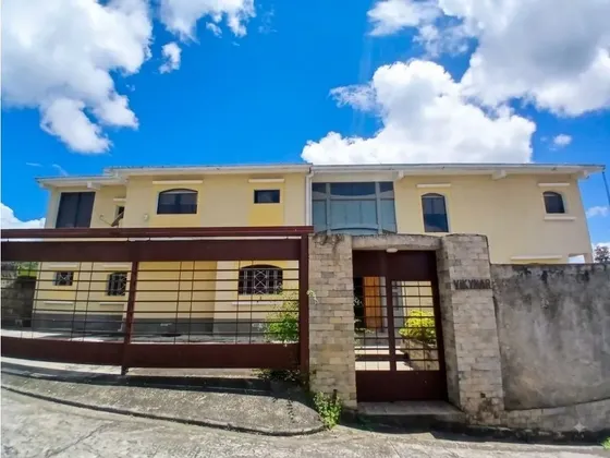 Casa En Venta En El Hatillo ( Dos Niveles)