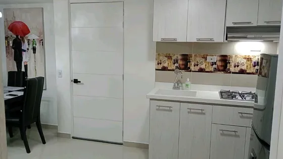Venta De Apartamento En La Floresta Cerca A La Estación Santa Lucía (s)