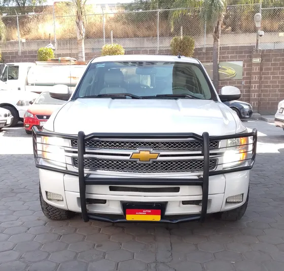 Chevrolet Cheyenne 5.3 2500 Crew Cab Lt 4x4 Mt