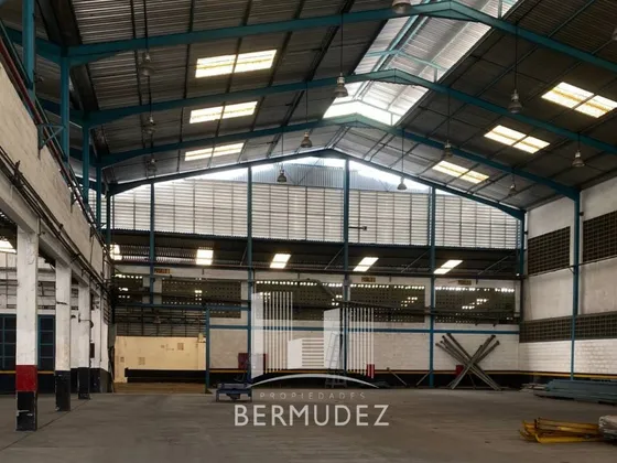 Se Alquila Total O Parcialmente Galpón De 8.000 M2 Con O Sin Edificio Industrial De 4.000 M2 En Extraordinaria Zona Industrial De Guarenas 