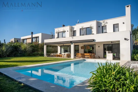 Venta Casa 3 Dormitorios En Suite En Pilará La Calesa