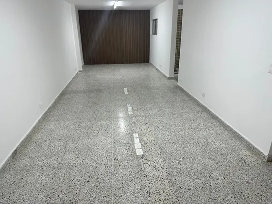 Arriendo Casa Local En Laureles