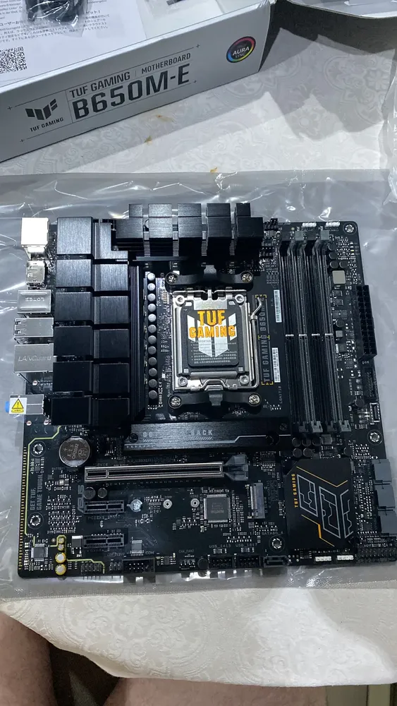 Placa Mãe Asus Tuf Gaming B650m-e Am5 Ddr5 Matx Hdmi Dp M.2