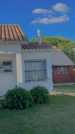 Edificio Comercial En Venta - 5 Dormitorios 4 Baños 1 Cochera - 448mts2 - Chapadmalal
