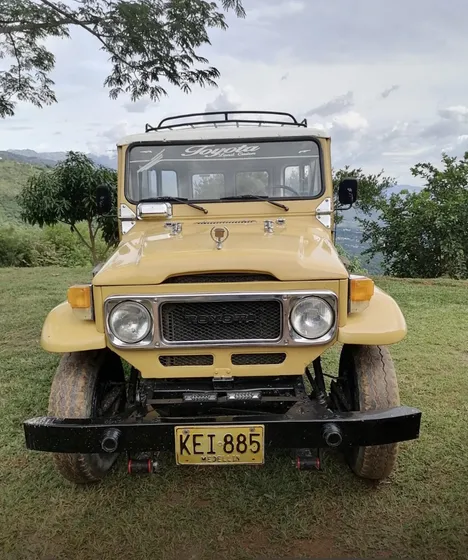 Toyota Land Cruiser 4.2 Fj43