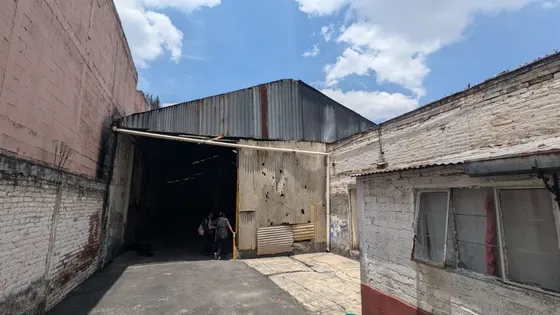 Excelente Ubicación Bodega O Como Terreno A Dos Calles Del Circuito Interior