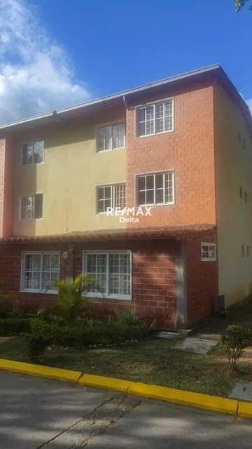 Venta De Apartamento En Valle Grande, Valle Arriba