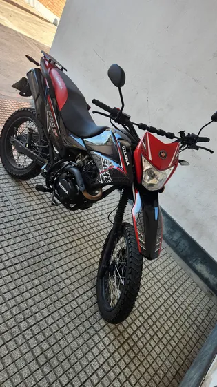 Moto Impecable, Poco Uso, Service Al Día.