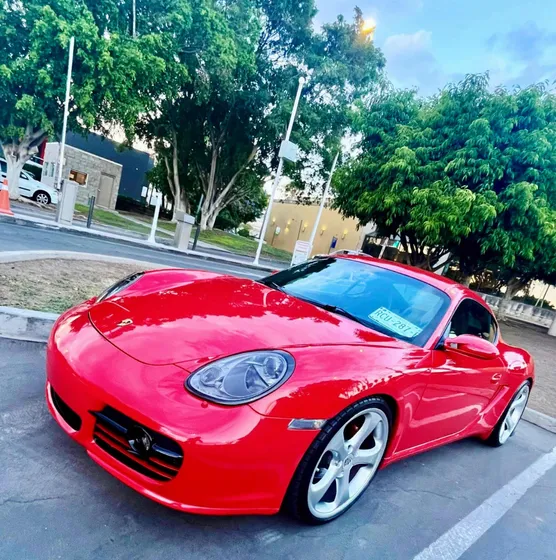 Porsche Cayman Coupé At