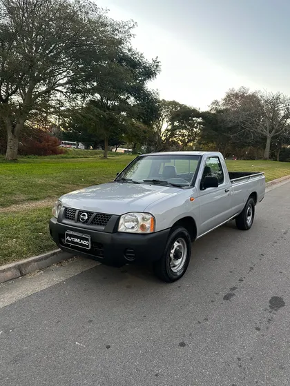 Nissan Np300 2.4 Pick Up 4x2 Dh Mt