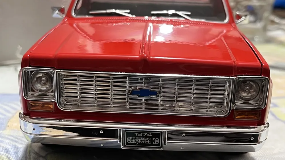 Picape Chevrolet C10 Cheyenne Super 74 Vermelha 1:18 Maisto
