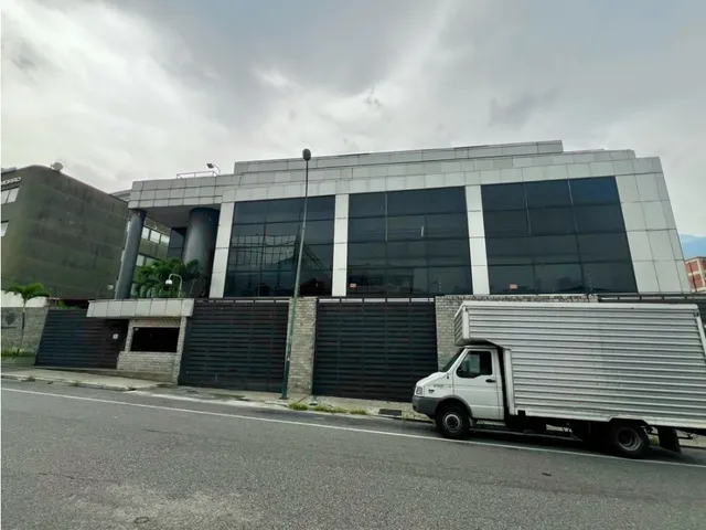 En Alquiler Planta Industrial En La Urbina. Sucre - Caracas
