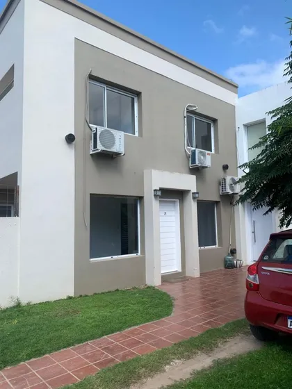 Excelente Duplex 3 Amb Con Cochera - Barrrio La Concordia