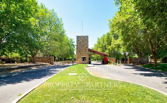 Terreno Con Proyecto De Casa En Obra Gruesa. Las B...