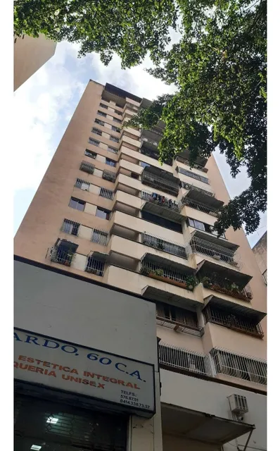 Apartamento Amoblado En Venta En La Candelaria, Caracas