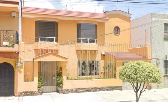Casa A La Venta En Col Del Recreo, Azcapotzalco, Cdmx, Remate Adjudicado