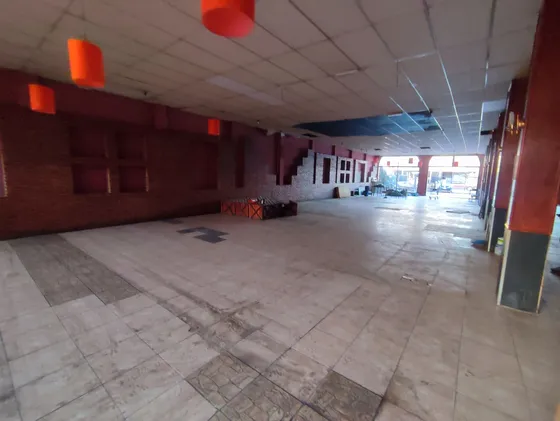 Alquiler Amplio Local Comercial 900 M2 Hurlingham