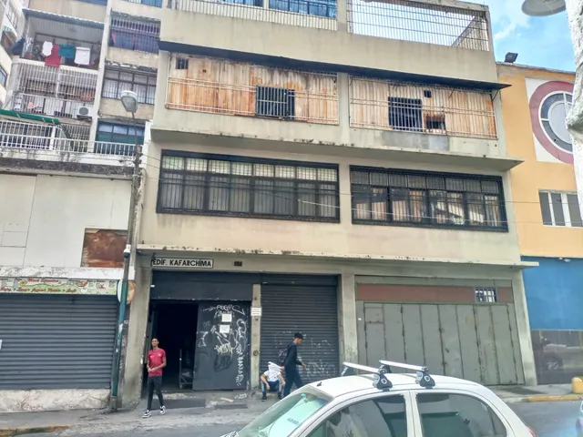 Dos Pisos En Edificio Industrial 668 M2 San Jose A 100 Mts Av Panteon Acropolis