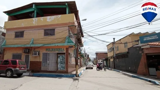 Remax Vende Edificio En Tucacas. Avenida Principal Excelente Oportunidad De Inversión