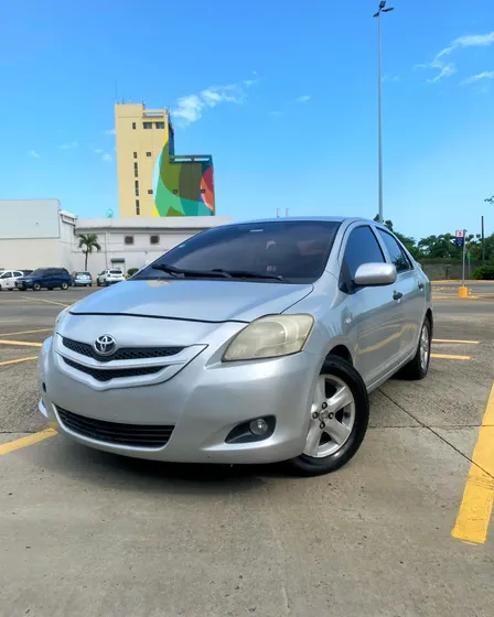 Toyota Yaris Sedán Americana