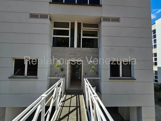 Townhouse En Venta Los Naranjos Mls 25-11096. Mr