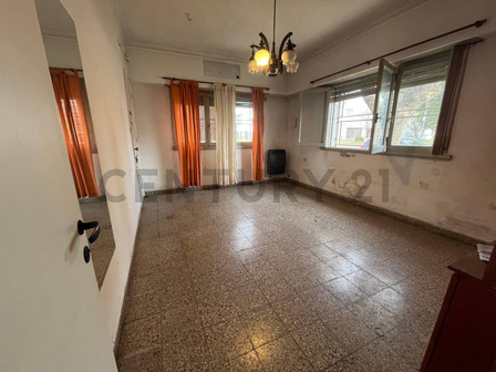 Casa En Venta De 2 Dormitorios Con Cochera Ubicada En Av. 526 Esq. 119, Tolosa, La Plata. Casa En Venta De 2 Dormitorios Con Cochera Ubicada En Av. 526 Esq. 119, Tolosa, La Plata.