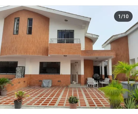 Se Vende Townnhouse Puerto Cabello Atth-291