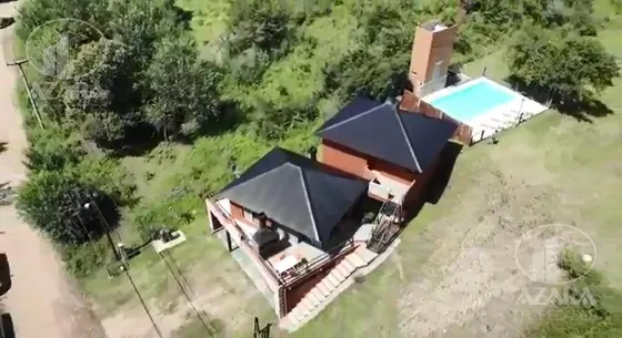 Complejo De 3 Cabañas Súper Equipadas A Metros Del Río