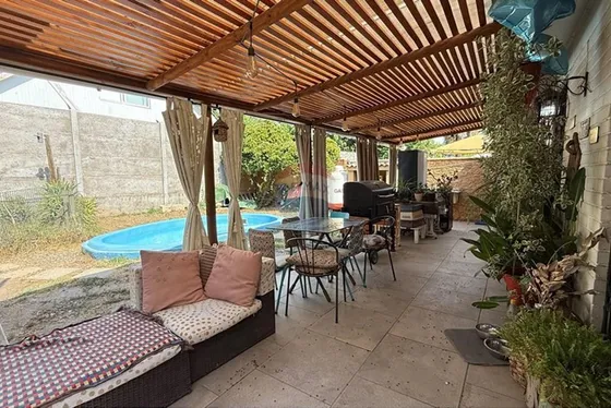 Oportunidad! Hermosa Casa 5d 3b Patio Piscina