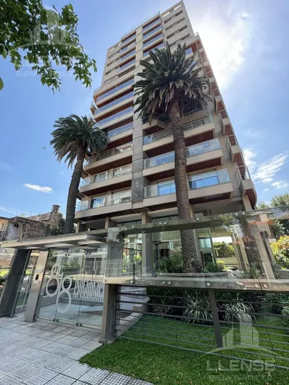 Piso 6 Ambientes De 240m2 En Venta - Quilmes Centro