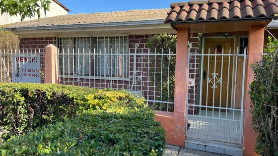 Hermosa Y Amplia Casa En Sector Residencial.