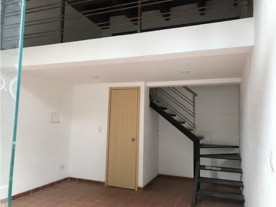 Local Para La Venta  En Un Sector Muy  Estratégico 
