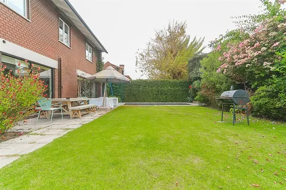 Hermosa Casa Remodelada En Venta De 4 Dorm. En Las Condes