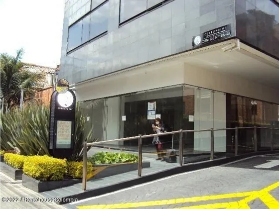 Comercial En  Cedritos(bogota) Rah Co: 25-748