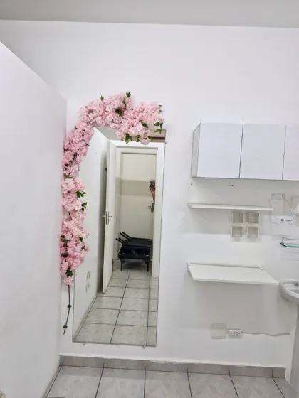 Sala Para Manicure/ Podóloga Em Excelente Localização.