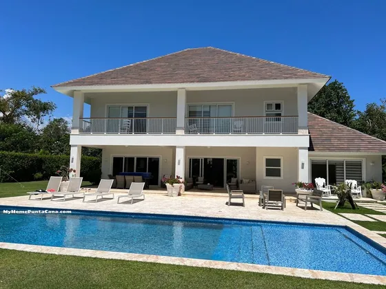 Renta Nuevo Villa Punta Cana Resort: 4 Dormitorios, Piscina