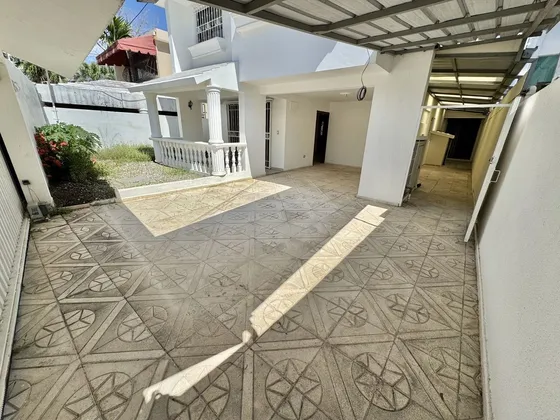 Casa En Los Cacicazgos