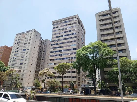 Venta . Consultorio.   Av. Libertador.  Caracas 157499